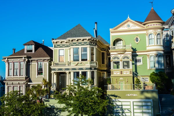 Дома викторианцев в Сан-Франциско — стоковое фото