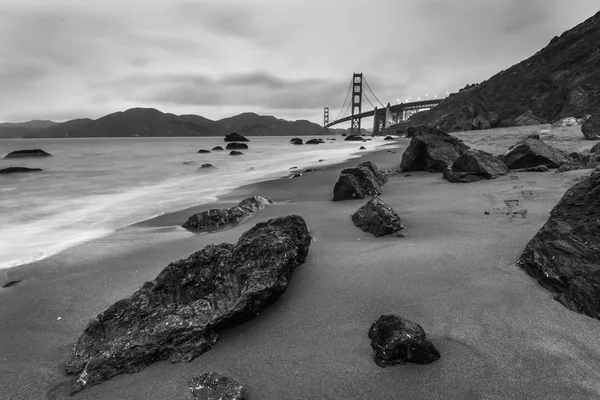 Golden Gate Bridge preto e branco — Fotografia de Stock