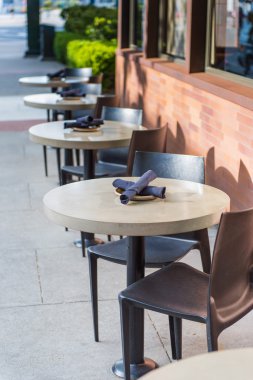 Restoran hazırlanan tabloları