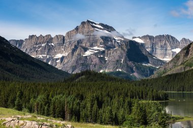 Buzul Milli Parkı Montana ABD. Güzel vadi. Doğal M