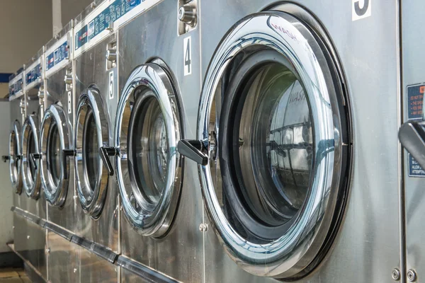 Laundry machine in store — Stock Photo, Image