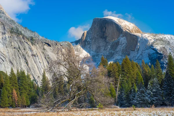 Μισό τρούλο yosemite — Φωτογραφία Αρχείου