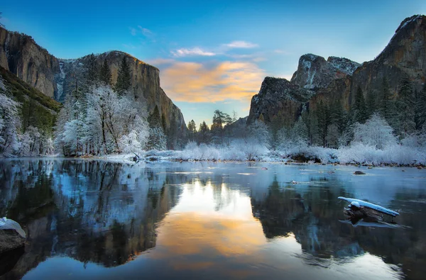 Vue sur la vallée, parc national Yosemite — Photo