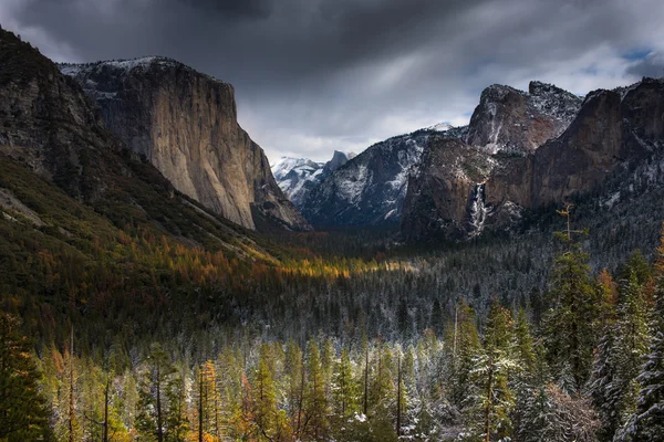 Alagút nézet, Yosemite Nemzeti Park — Stock Fotó