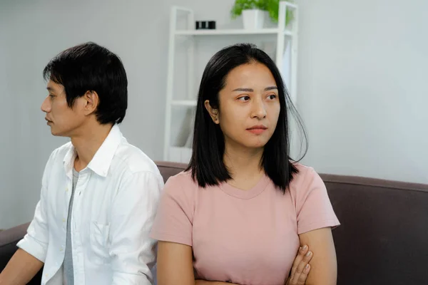 Las Mujeres Asiáticas Están Decepcionadas Tristes Después Una Discusión Con — Foto de Stock