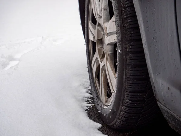 Car Winter Tires Snow — Stock Photo, Image