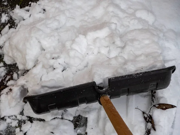 Pala Nieve Con Nieve Invierno — Foto de Stock