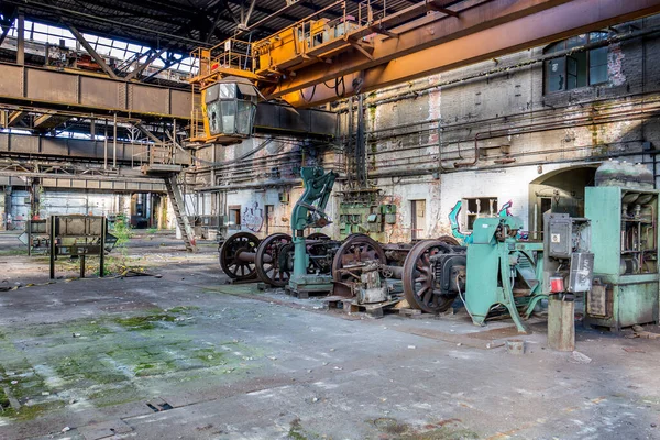 Alter Aufzug Einer Großen Verlassenen Fabrik Ostdeutschland — Stockfoto