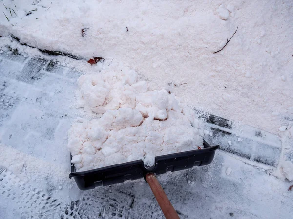 雪铲血铲雪 — 图库照片