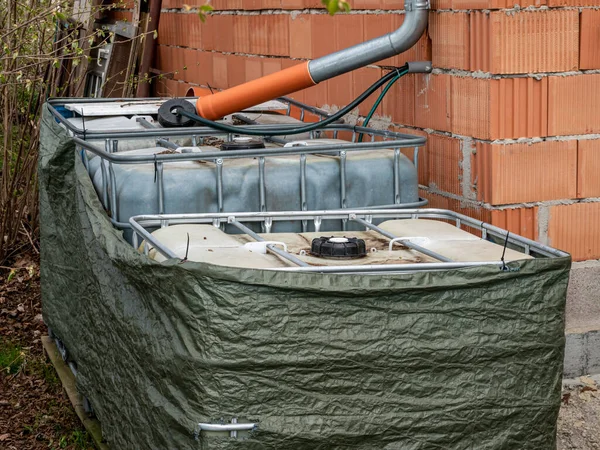 Water Tank House Garden — Stock Photo, Image