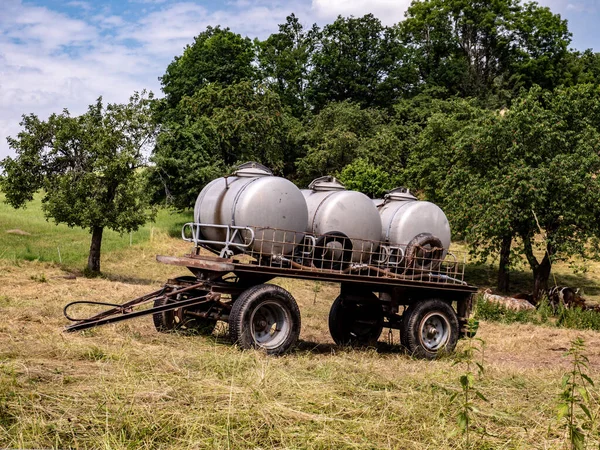 Aanhangwagens Met Watertanks Landbouw — Stockfoto