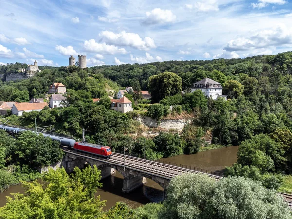 Vista Castelo Rudelsburg Saaleck Com Ferrovia — Fotografia de Stock