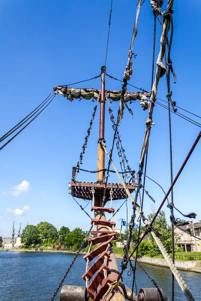 Rigging of the old sailing ship — Stock Photo, Image