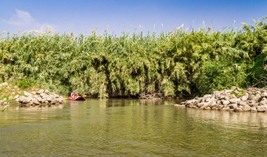 İsrail Jordan Nehri'nde rafting