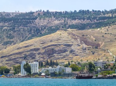 Tiberias - şehir Celile Denizi, İsrail kıyısında tepede