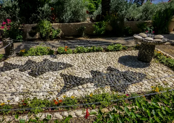 Πέτρα μωσαϊκό σύνθεση, δύο ψάρια και πέντε καρβέλια ψωμί, εκκλησία του όρος των Μακαρισμών, Ισραήλ — Φωτογραφία Αρχείου