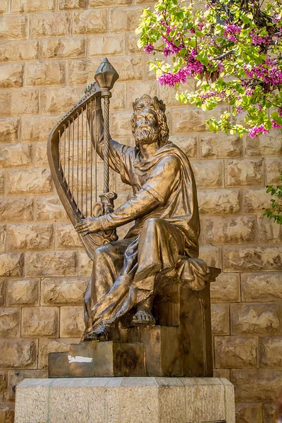 Пам'ятник King David з арфа — стокове фото