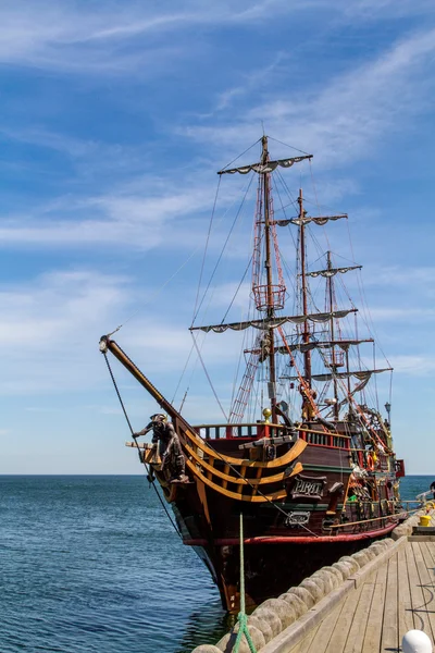 Pirate galleon in Sopot — Stock Photo, Image