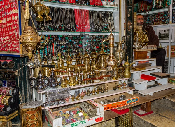 Mercado de Jerusalén en la Ciudad Vieja, una de las tiendas de regalos —  Fotos de Stock