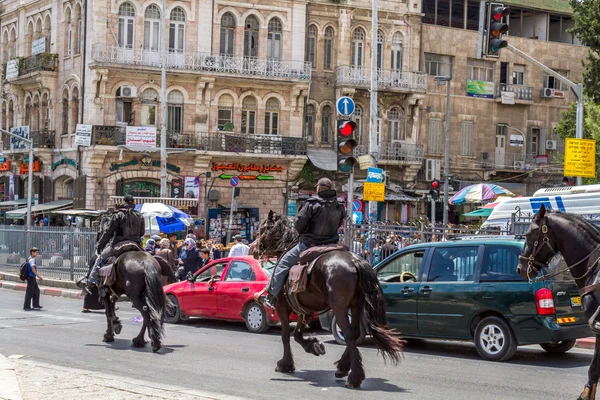 Atlı polis, Kudüs'te devriye — Stok fotoğraf