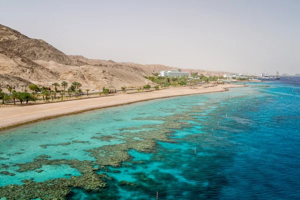 Strand van Eilat stad, rode zee, Israël — Stockfoto