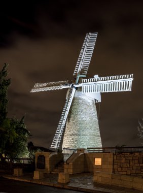 Montefiore Windmill gece, Jerusalem