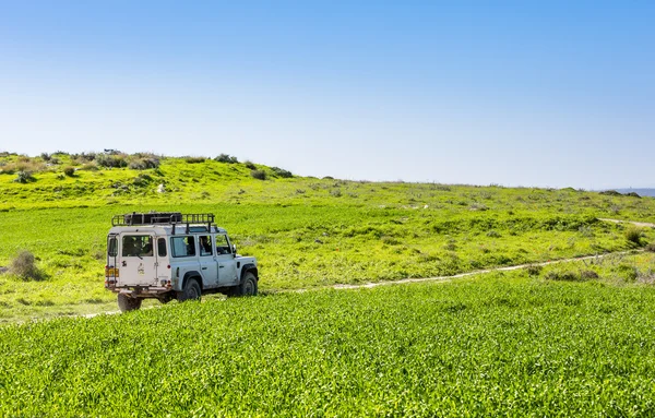 SUV, country road, Israel — Stock Photo, Image
