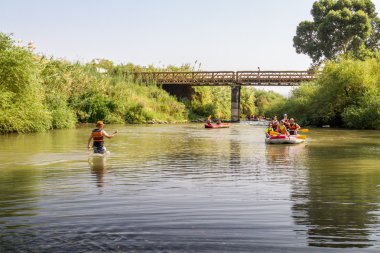 İsrail Jordan Nehri'nde rafting