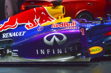 Vettel, Rikyardo Red bull Moskova Uluslararası Otomobil Salon Şampiyonlar