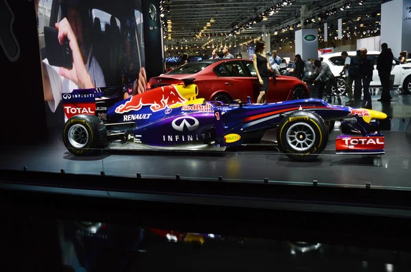 Red bull Vettel, Rikyardo Moscow International Automobile salong champions — Stockfoto