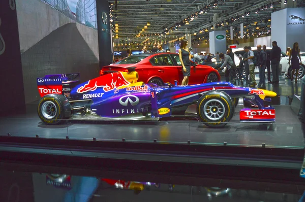 Red bull Vettel, Rikyardo Moscow International Automobile salong hög hastighet — Stockfoto