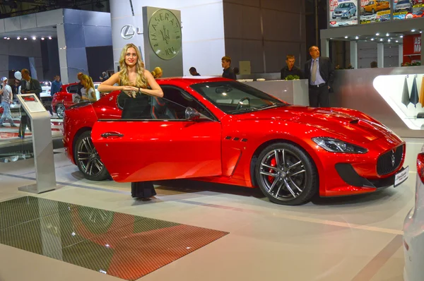 Moskevské Mezinárodní automobilový Salon červené Maserati — Stock fotografie