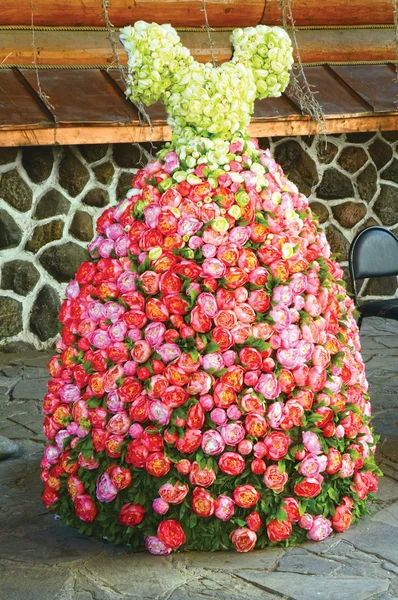 Gül yakınındaki sarayın evlilik elbise
