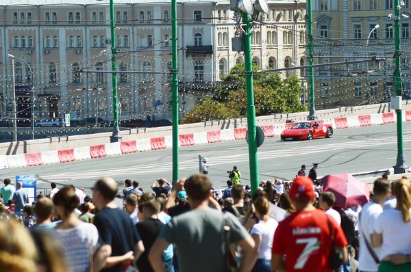 Moskova şehir yarış A yarış araba Ferrari Temmuz — Stok fotoğraf