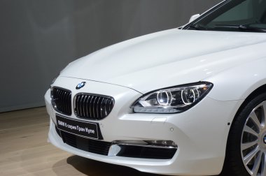 BMW 6 serisi beyaz renk Moskova Uluslararası Otomobil Salon