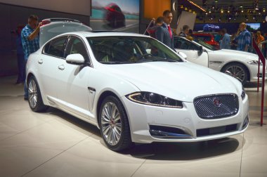 Beyaz Jaguar lüks Moskova Uluslararası Otomobil Salon