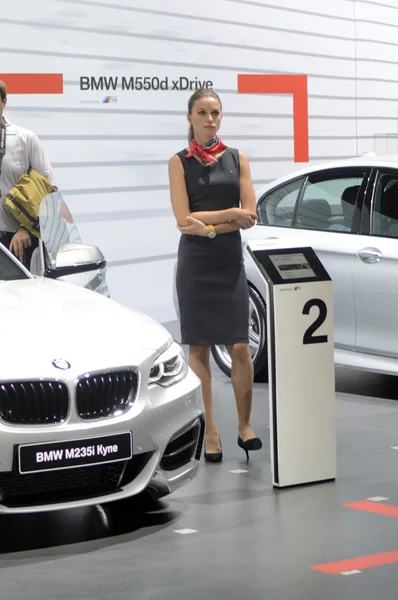 BMW 235i Coupe White Color Женщины команды BMW Moscow International Automobile Salon — стоковое фото