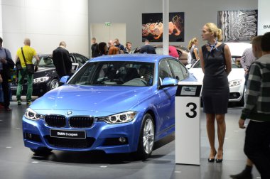 BMW üçüncü serisi Moskova Uluslararası Otomobil Salon koyu mavi