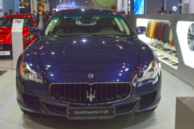 Maserati Quattroporte S Q4 koyu mavi metalik Moskova Uluslararası Otomobil Salon lüks