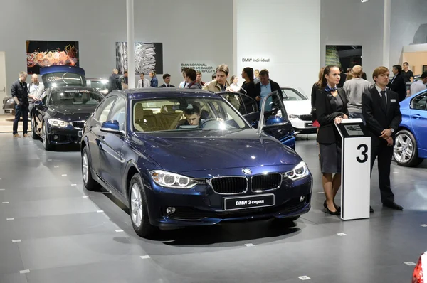 BMW terceira série. Desejo Moscow International Automobile Salon Shine Traffic — Fotografia de Stock