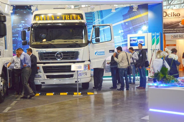 International Exhibition Logistics Moscow Carros de carga variados Tráfego — Fotografia de Stock
