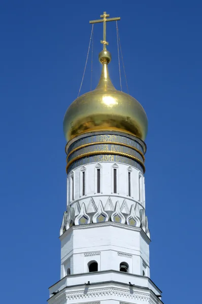 크렘린의 여름 7 월 Ensemblie 타워 1505-08 황금 돔 — 스톡 사진
