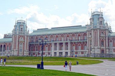 O Tsaritsyno Grand Palace ana Kuzey cephe