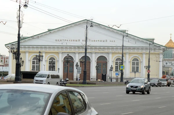 Centrale Exhibition Hall de Manege avond — Stockfoto