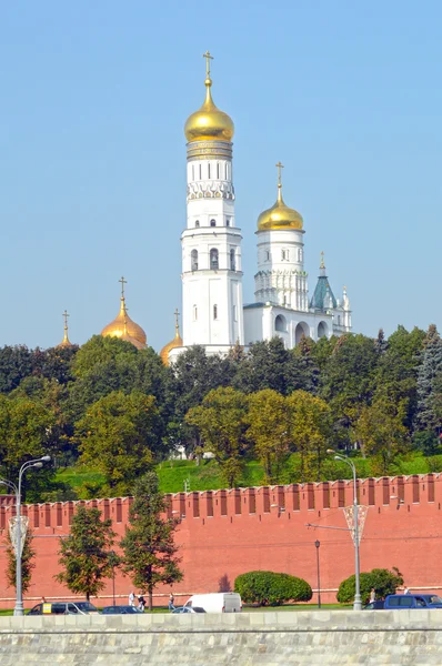 Московский Кремль Ансамбль Кремлевского Колокола Играет Голубое Небо — стоковое фото