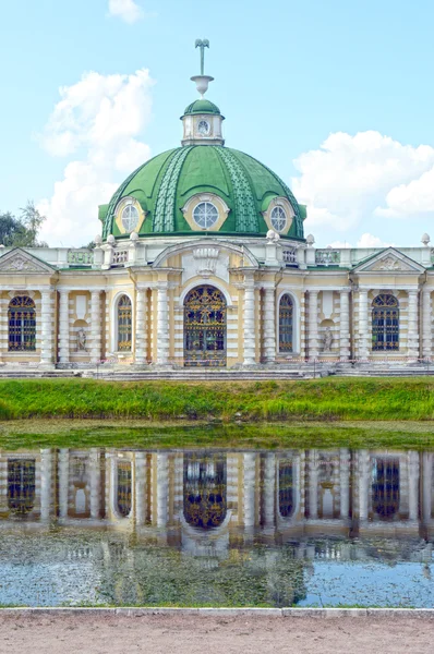 El calor Moscú El palacio y el parque conjunto Kuskovo gráficos Sheremetevs XVIII-XIX siglos Gruta 1756-1761 arquitecto Argunov Augus —  Fotos de Stock