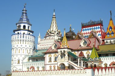 Kremlin Izmailovo Moskova mavi gökyüzünde