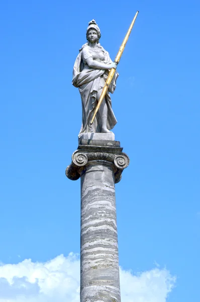 Standbeeld van Minerva op de kolom Kuskovo Moskou — Stockfoto