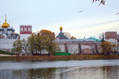 Smolensk yansıma Virgin Novodevichy Manastırı