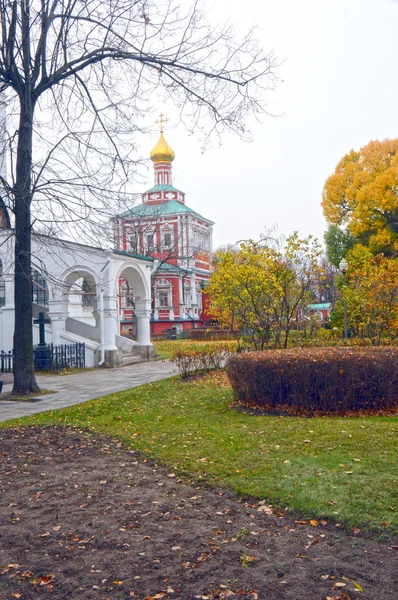 Dormition Abbey refter in Novodevitsj klooster de avond — Stockfoto